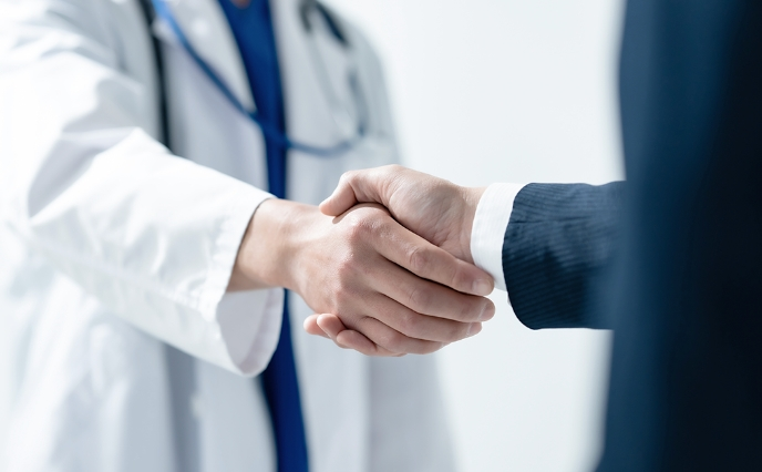 国内の植毛・AGA専門医がカウンセリングからデザイン、手術まで一貫対応